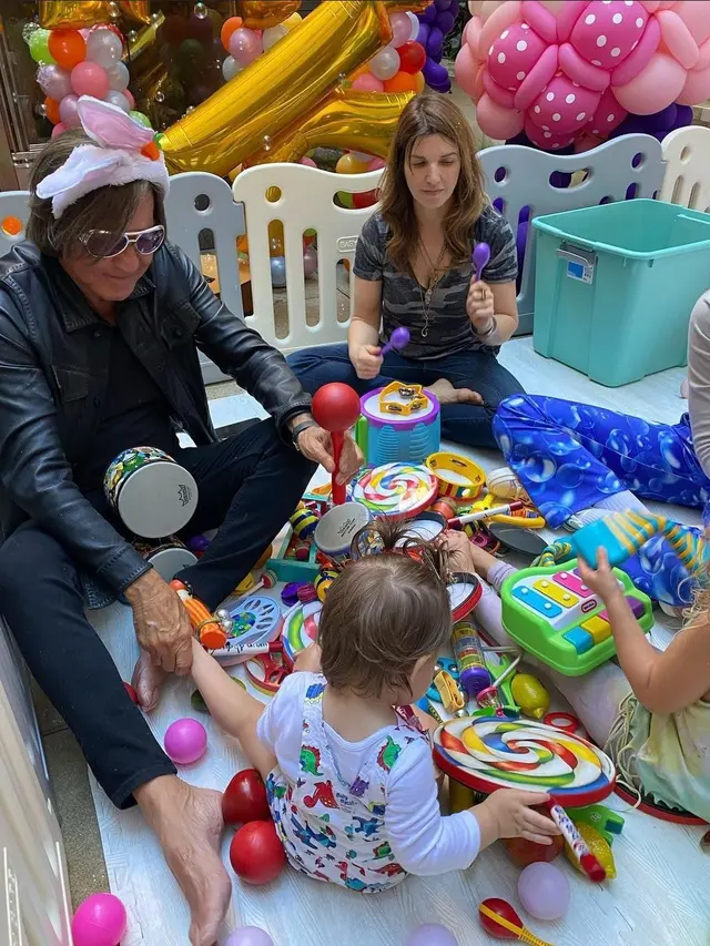 Momen Gigi Hadid Rayakan Ultah Pertama Baby Khai. (Sumber: Instagram/lanzybear)