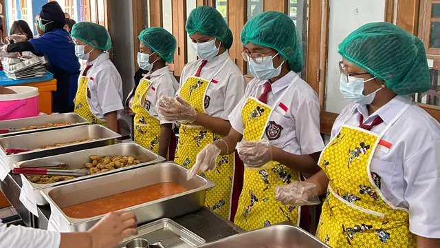 MBG prasmanan di Jepara