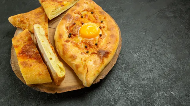 Martabak telur mozarella