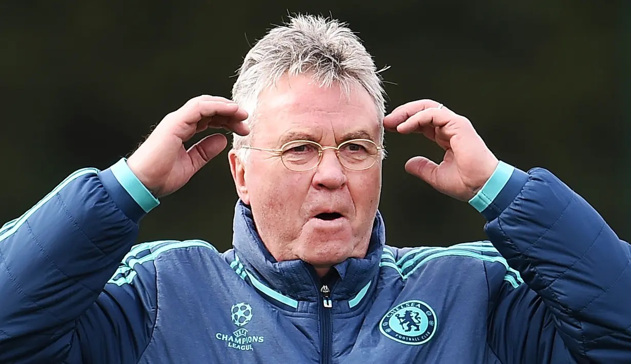 2. Guus Hiddink - Pernah melatih sejumlah klub top Eropa membuat pelatih asal Belanda ini layak untuk menukangi Leicester. Mantan manajer Chelsea ini dipercaya mampu menambah kepercayaan diri pada pemain The Foxes yang sedang turun. (EPA/Andy Rain)