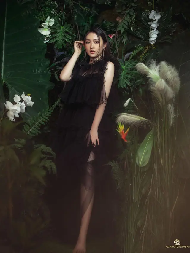 6 Pemotretan Natasha Wilona Bertema 'Secret Black Forest', Memukau