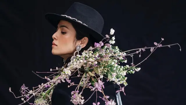 Potret Mariana Renata Tampil Nyentrik (credit: instagram/marianardantec)