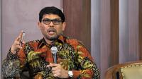 Anggota Komisi III DPR Nasir Djamil memberi pandangannya saat diskusi revisi UU KUHP di Gedung DPR, Jakarta, Selasa (15/3/2016). Nasir menyebut RUU KUHP yang sedang dibahas akan menjadi pembaharuan hukum pidana di Indonesia. (Liputan6.com/Johan Tallo)