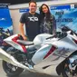 Suami Ini Dapat Suzuki Hayabusa dari Istri Tercinta (Cartoq)