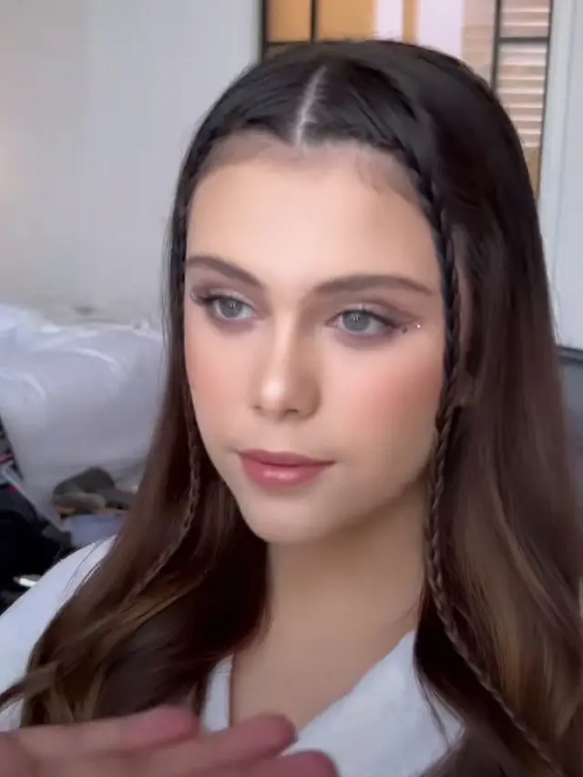 Manuella Aziza Adik Eva Celia