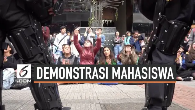 VIDEO: Detik-Detik Bentrokan Mahasiswa dengan Polisi Bogota