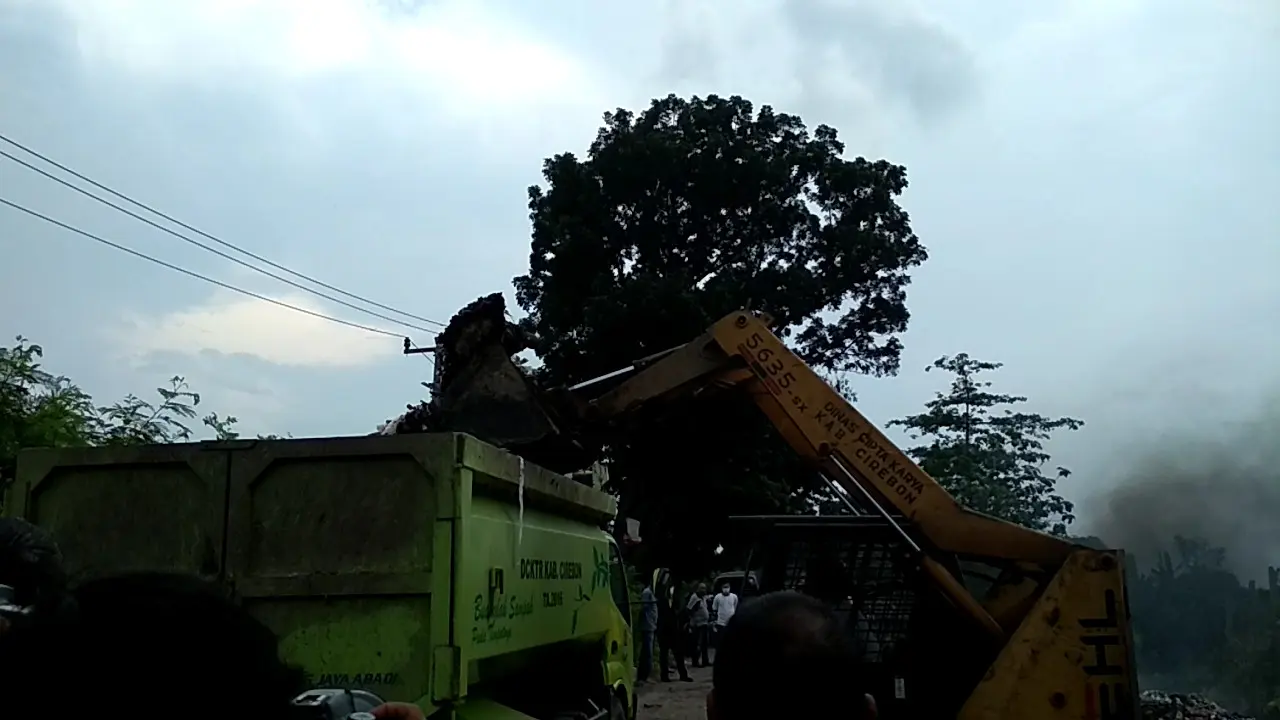 Misteri Keberadaan Truk Pengangkut Limbah Medis di TPS Cirebon