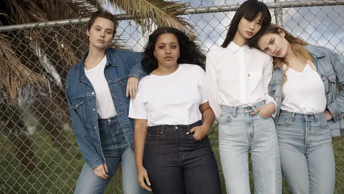 Now-stalgia Vibes, Tren Fashion yang Wajib Mengisi Lemari Akhir Tahun Ini