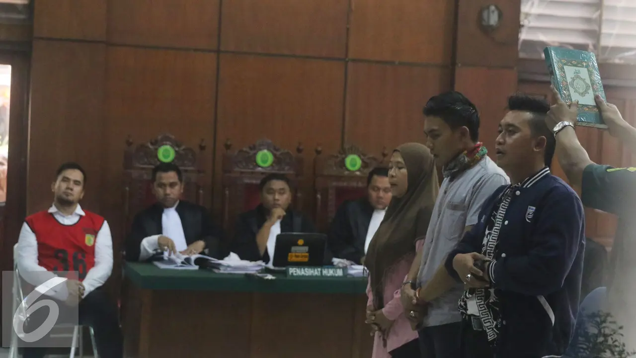 20160518- Korban Saipul Jamil Buka penutup Wajah Saat Persidangan-Jakarta- Herman Zakharia