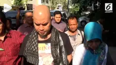 Polda Jawa Timur telah menetapkan musisi Ahmad Dhani menjadi tersangka ujaran kebencian.