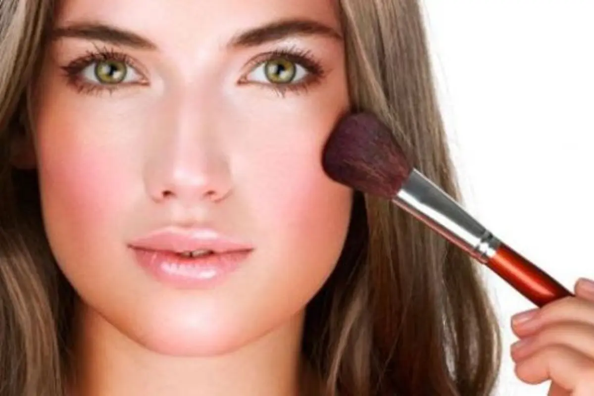 Nggak Pakai Ribet, Ini 5 Tips Cepat Memakai Blush On