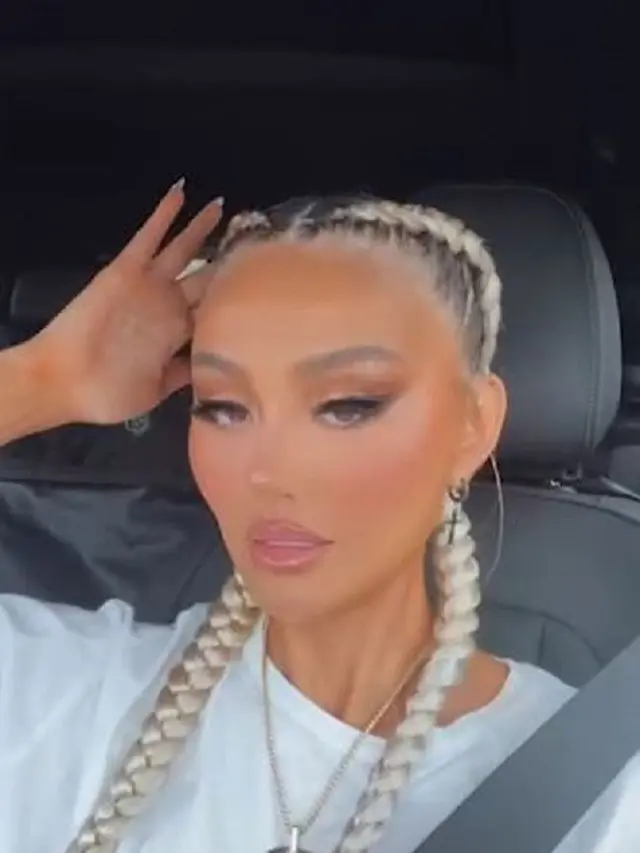 6 Potret Terbaru Agnez Mo, Netizen Sebut Parasnya Tak Seperti Orang Indonesia