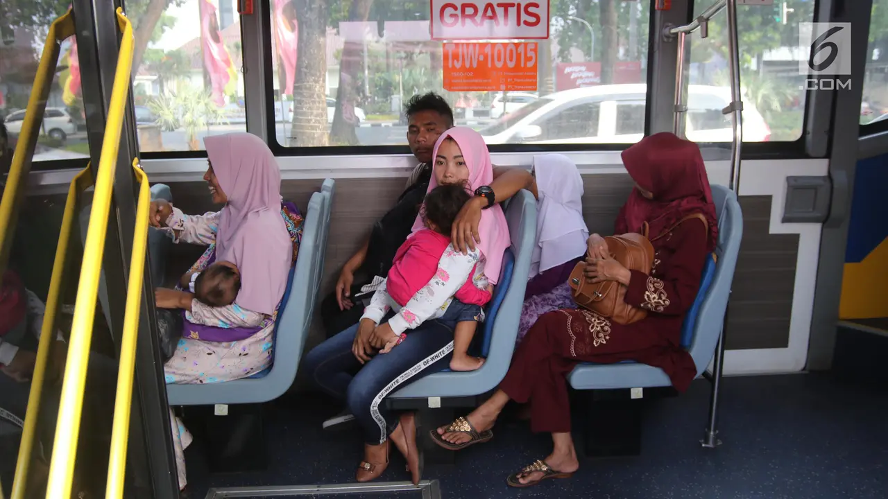Lebaran Hari Kedua, Bus Tingkat Wisata Ramai