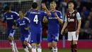 Pemain depan Chelsea, Andre Schurrle (kedua dari kanan) merayakan golnya ke gawang Burnley saat berlaga di Stadion Turf Moor, (19/8/2014). (REUTERS/Andrew Yates)