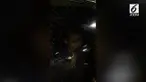 Warga menemukan seorang balita ditinggal sendiri di dalam mobil di tempat parkir.