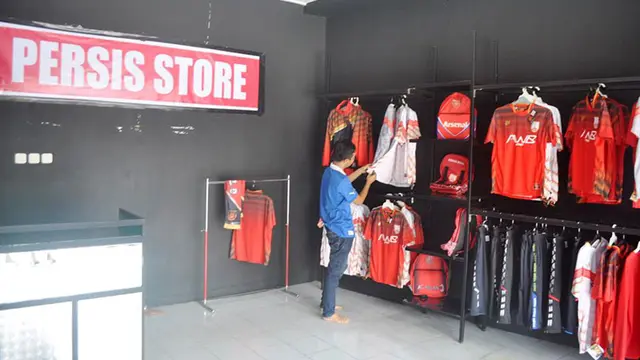 Persis Solo