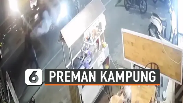 VIDEO: Tak Diberi Uang Keamanan, Preman Serang Warung Penyet