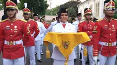 Paskibraka asal Sumatera Selatan, Zanati Tahta Umahati, terpilih jadi pembawa baki di upacara penurunan bendera di Istana Merdeka.