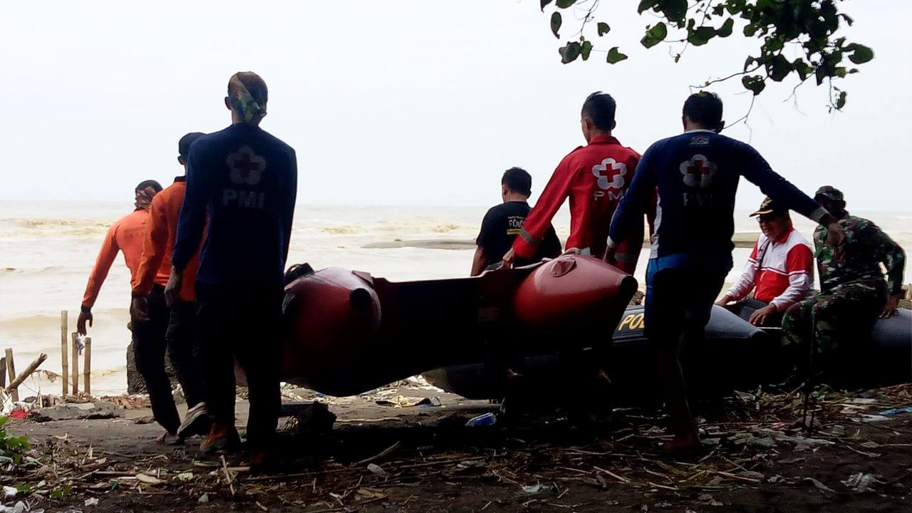 Kapal nelayan tenggelam