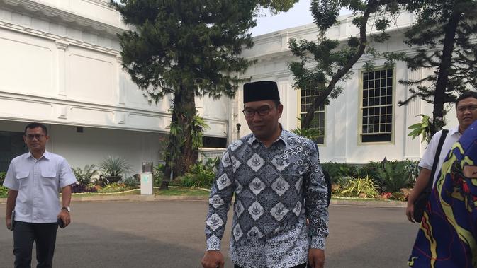 Gubernur Jawa Barat Ridwan Kamil menemui Presiden Jokowi di Istana Kepresidenan Jakarta. (Merdeka.com/Intan Umbari Prihatin)
