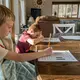 Tentukan waktu khusus setiap hari untuk mengerjakan PR agar menjadi kebiasaan yang tidak terasa seperti beban (Foto: Jessica Lewis/Unsplash)