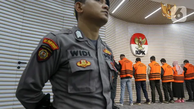 Hasil OTT, KPK Tahan Enam Orang dan Tetapkan Gubernur Kalimantan Selatan Sahbirin Noor Sebagai Tersangka