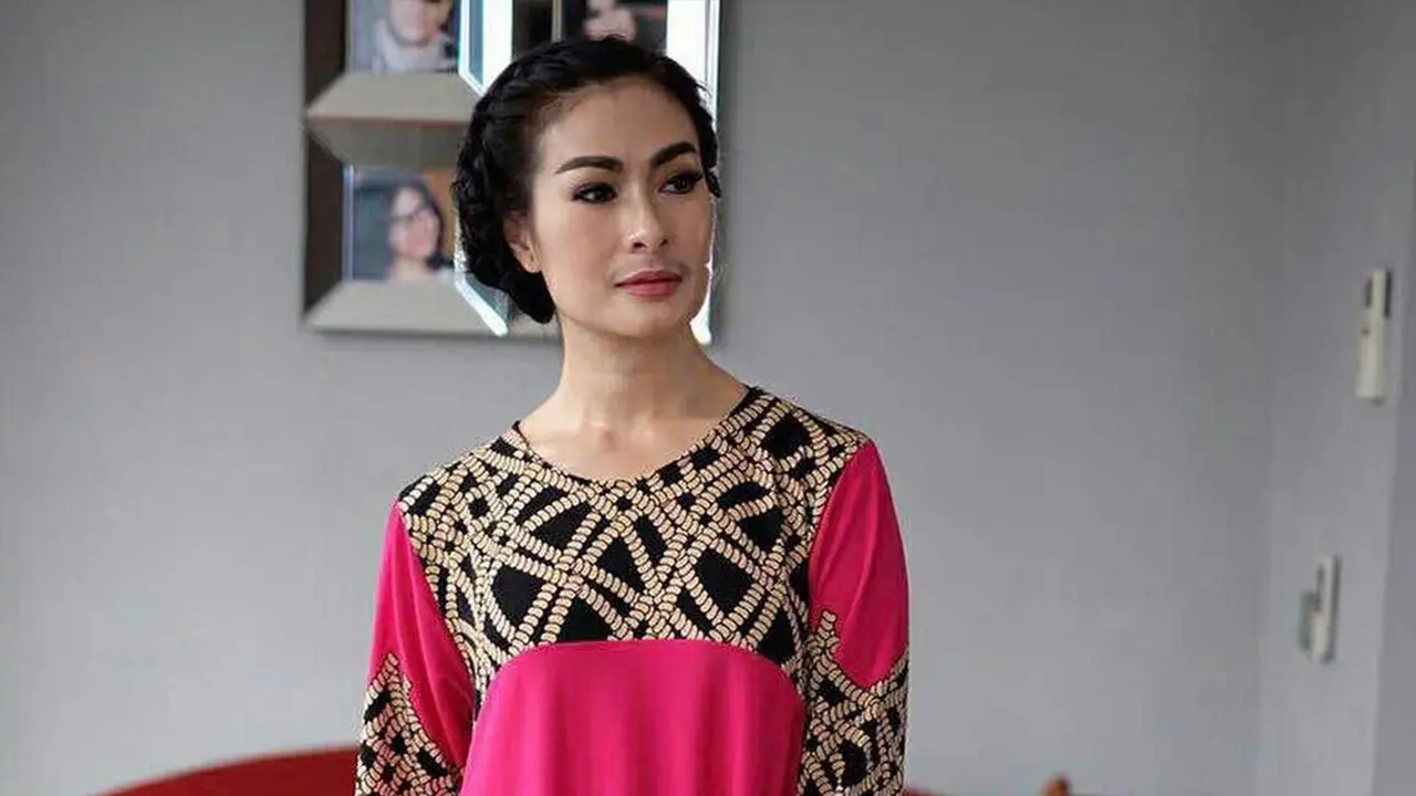 Artis pakai daster