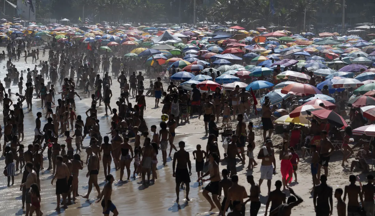 Peningkatan suhu diperkirakan mencapai puncak di 39 derajat celcius. (Pablo PORCIUNCULA/AFP)