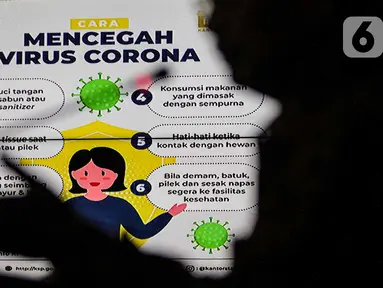 Juru bicara pemerintah untuk penanganan virus corona, Achmad Yurianto memberikan keterangan di Kantor Staf Presiden, Komplek Istana Negara, Jakarta, Kamis (5/3/2020). Keterangan terkait isu virus corona serta mengantisipasi informasi hoaks tentang virus tersebut. (Liputan6.com/Faizal Fanani)