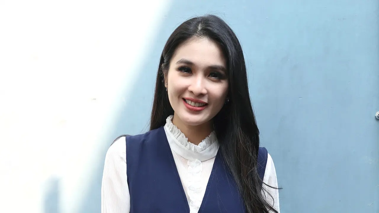 [Fimela] Sandra Dewi