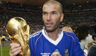 Zinedine Zidane di Piala Dunia 1998. | via: footballarchive.tumblr.com