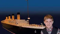 Brynjar Karl Birgisson dan Lego Titanic buatannya. (Titanic Museum)