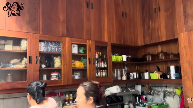 Potret Dapur dan Meja Makan Rumah Soimah di Jogja