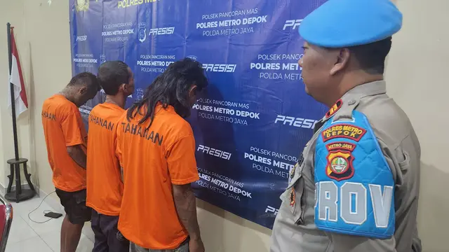 Ketiga pengamen anak punk saat diamankan di Polsek Pancoran Mas, Depok.