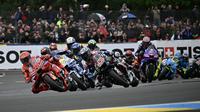 Fabio Quartararo pada awal balapan MotoGP Prancis di Sirkuit Le Mans. (LOIC VENANCE / AFP)
