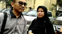 Istri Jonru Ginting sambangi Polda Metro Jaya (Liputan6.com/ Nafiysul Qodar)