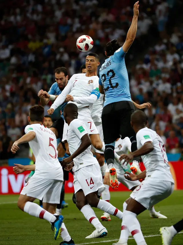 Dua Gol Cavani Antar Uruguay Lolos 8 Besar Piala Dunia 2018