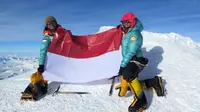 Deedee dan Hilda, dua srikandi penakluk gunung tertinggi dunia. (Foto: Dok. Dian Indah Carolina)