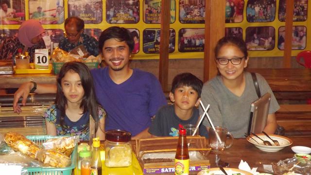 Kesederhanaan Duta Sheila On 7