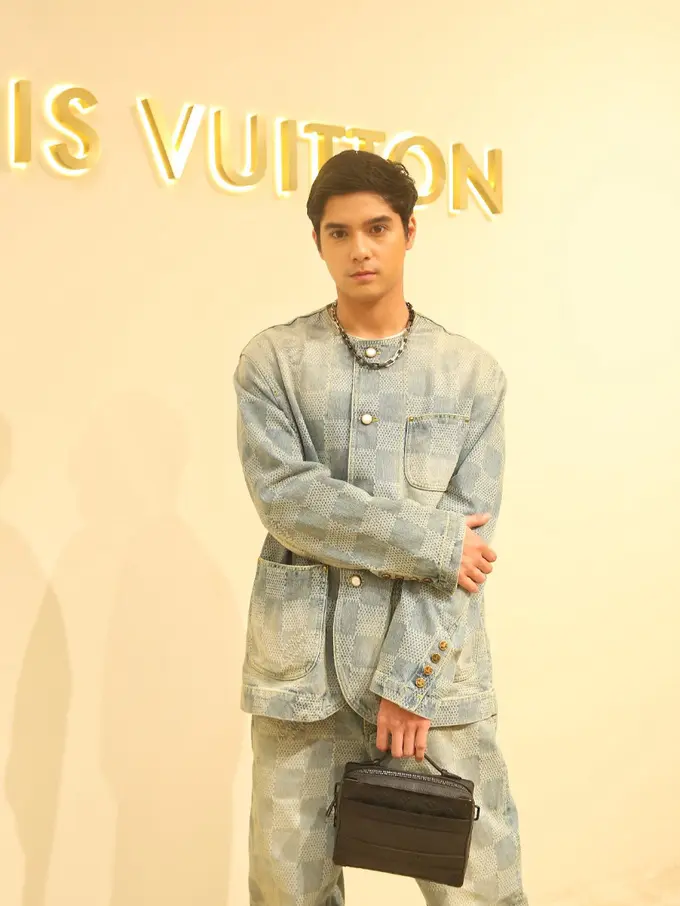 Al Ghazali di acara Louis Vuitton. [Adrian Putra/Fimela]