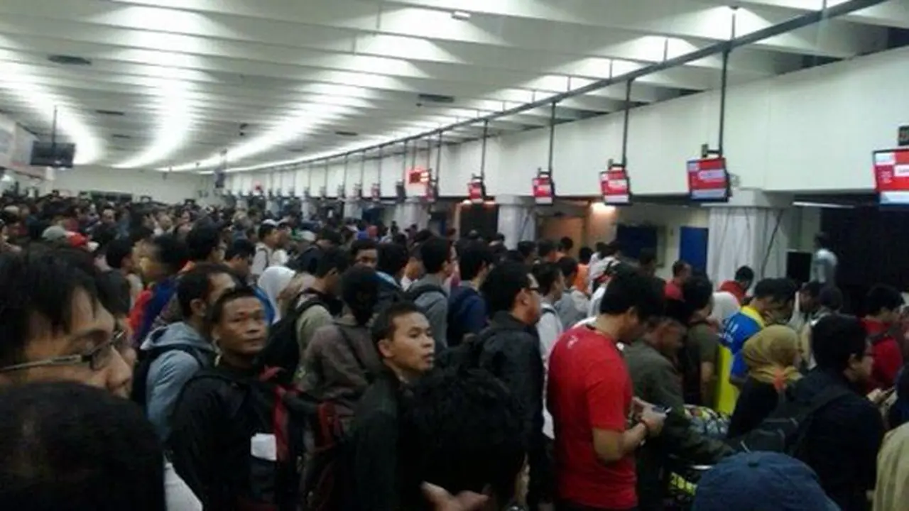 Antrean-Bandara-Soetta-3