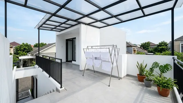 Model Tempat Jemuran Anti Kehujanan Minimalis. Gemini
