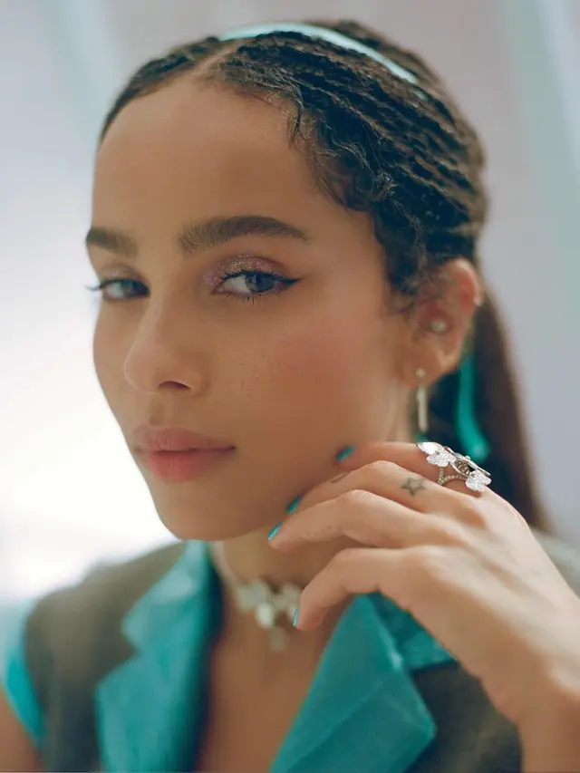 Pesona Zoe Kravitz (sumber: instagaram/zoeisabellakravitz)