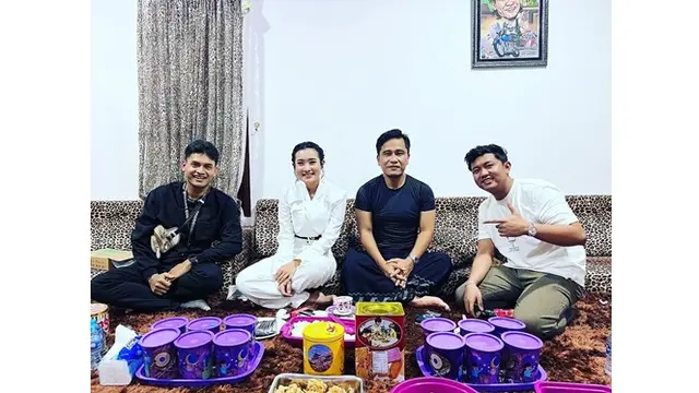 Dipersunting Polisi, Ini 7 Potret Mesra Yeni Inka dan Briptu Khrisna Sakti