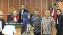 Mantan Lurah Kedoya Selatan, Nuraini Silviana bersama dua mantan staf saat menjalani sidang sebagai saksi kasus mafia tanah dengan terdakwa pengusaha Muljono Tedjokusumo di PN Jakarta Barat, Rabu (5/12). (Liputan6.com/HO/Farid)