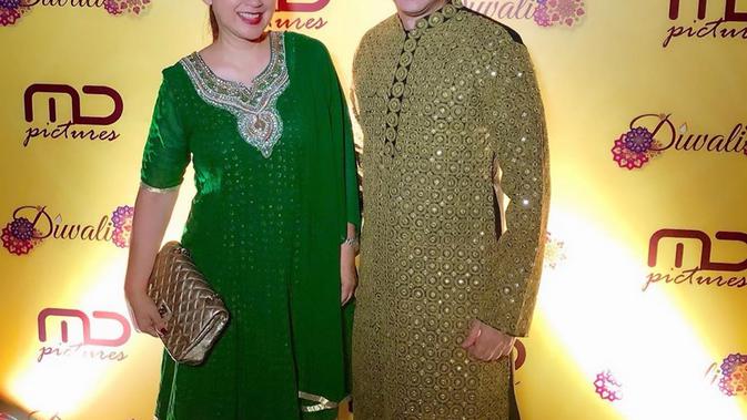 Potret selebriti Tanah Air tampil menawan dengan pakaian India di acara Diwali. (Sumber: Instagram/@irawbw)