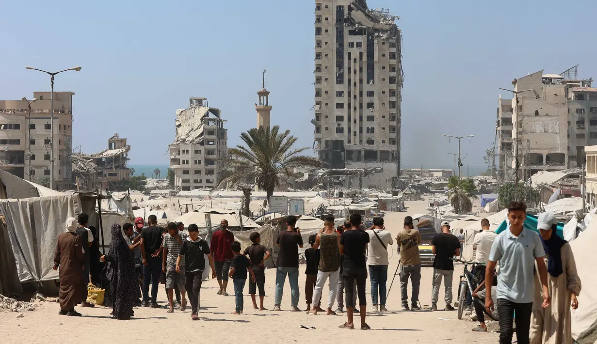 Militer Israel menyatakan telah menyerang sebuah gedung pencakar langit, Menara Mushtaha, di Kota Gaza pada 5 September 2025. (Omar AL-QATTAA/AFP)