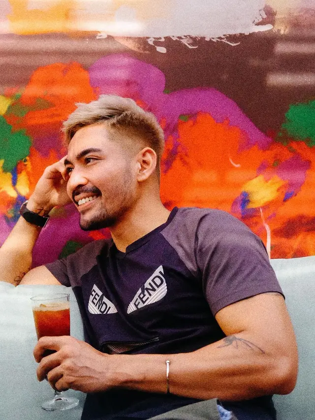 Potret Robby Purba Dengan Rambut Pirang, Jadi Sorotan. (Sumber: Instagram/robbypurba)