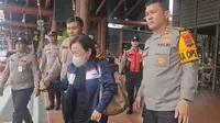Kapolres Bandara Soetta Bantu Seorang Ibu Korban Penipuan Tiket Pesawat