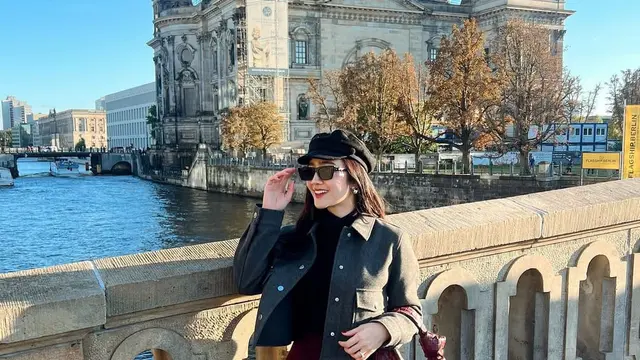 Gaya Febby Rastanty saat Liburan di Luar Negeri. (instagram/febbyrastanty)